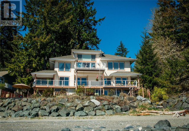 731 Noble Rd Quadra Island, British Columbia in Houses for Sale in Campbell River