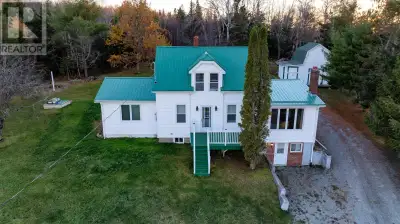Well cared for 5 Bedroom home located in the friendly town of Sheet Harbour with shop and garage. Al...