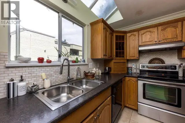 1416 MAHON AVENUE North Vancouver, British Columbia in Condos for Sale in North Shore - Image 24