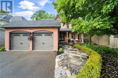 Nestled on a quiet coveted court in sought-after Millcroft golf neighbourhood, this exquisite reside...