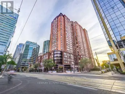 Welcome To the Horizon on the Bay! A Great Layout Of 935 Sq Ft.2 Bedroom + 2 Bath Home +Balcony with...