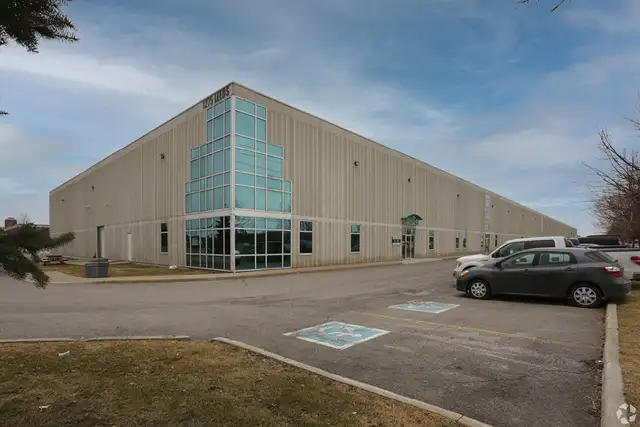 Industrial Warehouse Space for Lease, Ottawa East | 6,440–40,000
