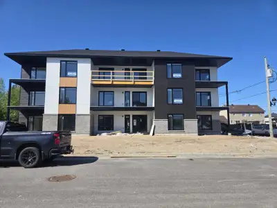 *SEULEMENT 3 UNITÉS DE DISPONBLE* *nouveaux projet été 2025* Adresse : Rue Faubourg à Nicolet Prix :...