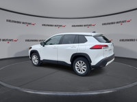 // ACCIDENT FREE!! // This 2025 Toyota Corolla Cross LE AWD is a smart choice for daily life in Cayu... (image 5)