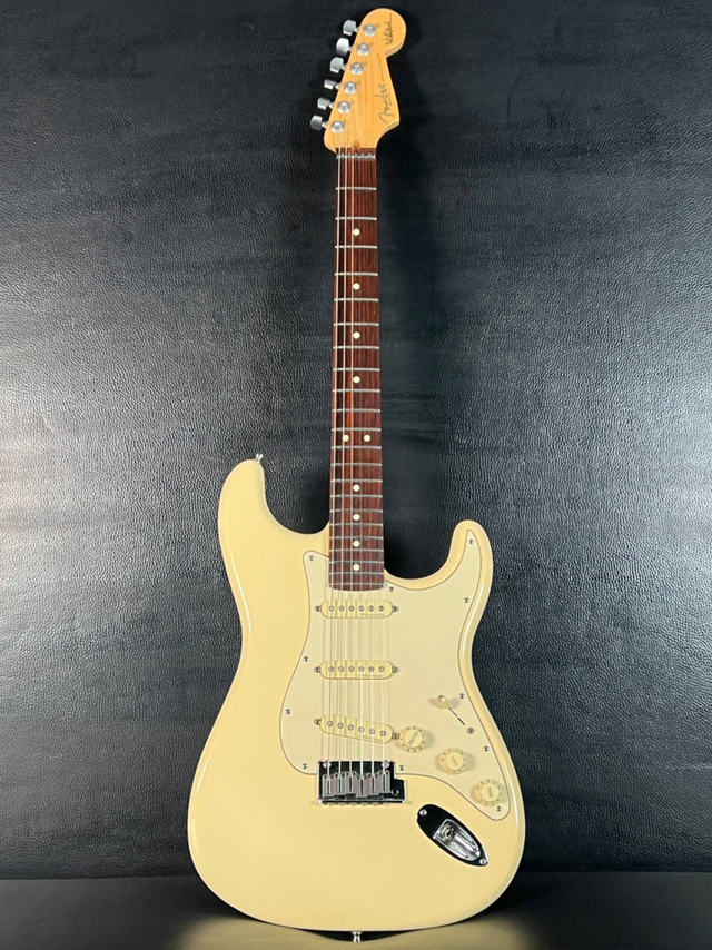 Legendary Strat sound with modern performance and style. This 20 in Guitars in Mississauga / Peel Region - Image 4