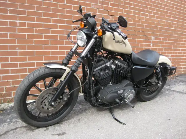 2014 Harley-Davidson XL883N Iron in Street, Cruisers & Choppers in City of Toronto - Image 8