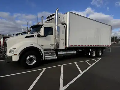 T880 Reefer Truck with 40-Inch Sleeper and 26-Foot Body. T880 Reefer Truck with 40-Inch Sleeper and...