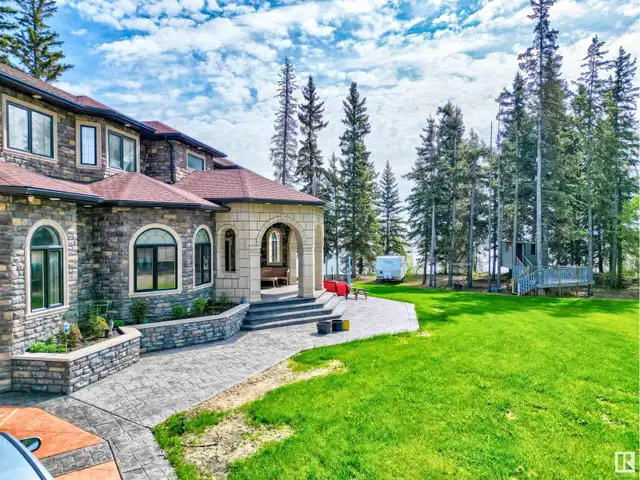 2202 28 ST Cold Lake, Alberta in Houses for Sale in Edmonton - Image 20