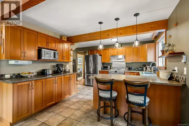 1590 Carrington Bay Rd Whaletown, British Columbia in Houses for Sale in Campbell River - Image 4