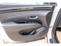 HYBRID | ACCIDENT-FREE CARFAX - Power Panoramic Sunroof - Heated and Ventilated Front Seats - Heated... (image 8)