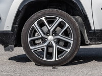 *Low Mileage, Leather Seats, Cooled Seats, Uconnect 5 Nav w/10.1 inch Display!* This 2024 Jeep Compa... (image 3)