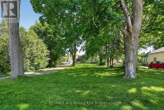 305 HALL STREET Ingersoll (Ingersoll - South), Ontario in Land for Sale in Woodstock - Image 3