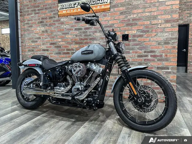 2025 Harley-Davidson FXBB - Street Bob(R) in Street, Cruisers & Choppers in Calgary - Image 4