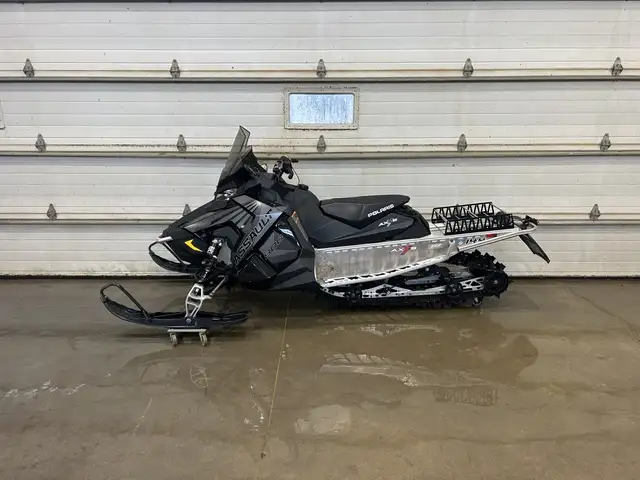 2017 Polaris Assault 800 in Snowmobiles in Moose Jaw - Image 4