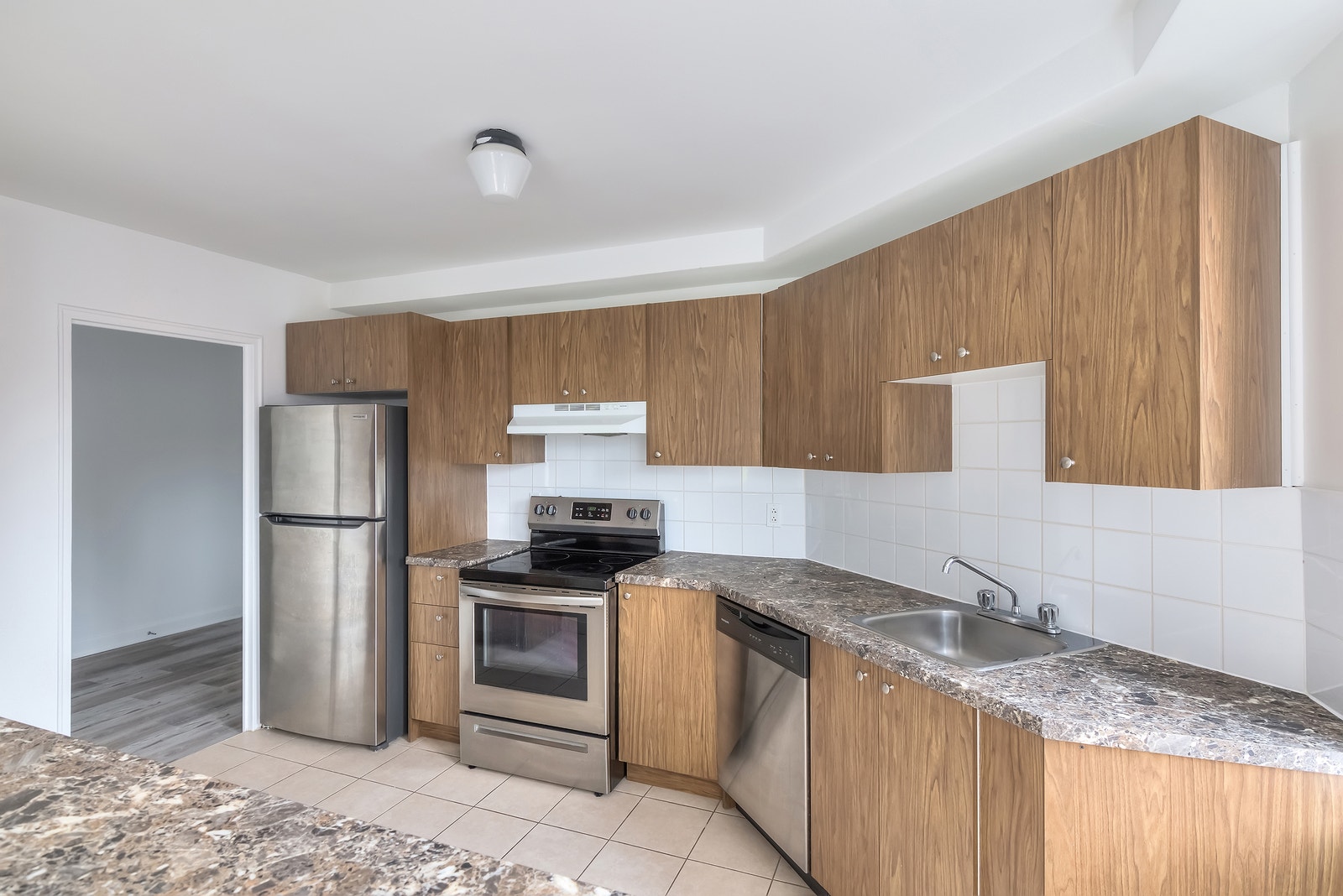 3495 Av. Ridgewood — photo 1