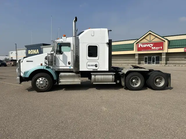 2015 KENWORTH T800 in Heavy Trucks in Saskatoon - Image 9