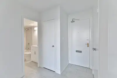 Large 1-Bed Unit - 50 Cambridge About Rosedale East - 50 & 70 Cambridge Avenue The Rosedale East bui...