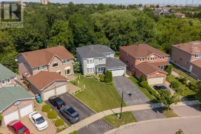 *** Legal Two Bedroom Basement***Welcome to a home that offers space, comfort and a beautiful natura...