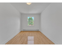 389-401 Yonge Street Kingston. Fall Into Savings: Lease Now & Get 1 Month FREE on a 13-Month Lease!... (image 1)