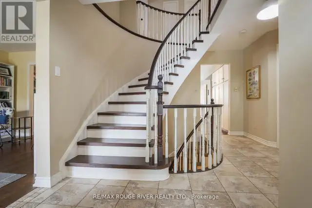 2052 LYNN HEIGHTS DRIVE Pickering (Liverpool), Ontario in Houses for Sale in Oshawa / Durham Region - Image 4