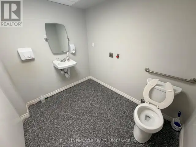 389 LYLE STREET London East (East L), Ontario in Commercial & Office Space for Rent in London - Image 7