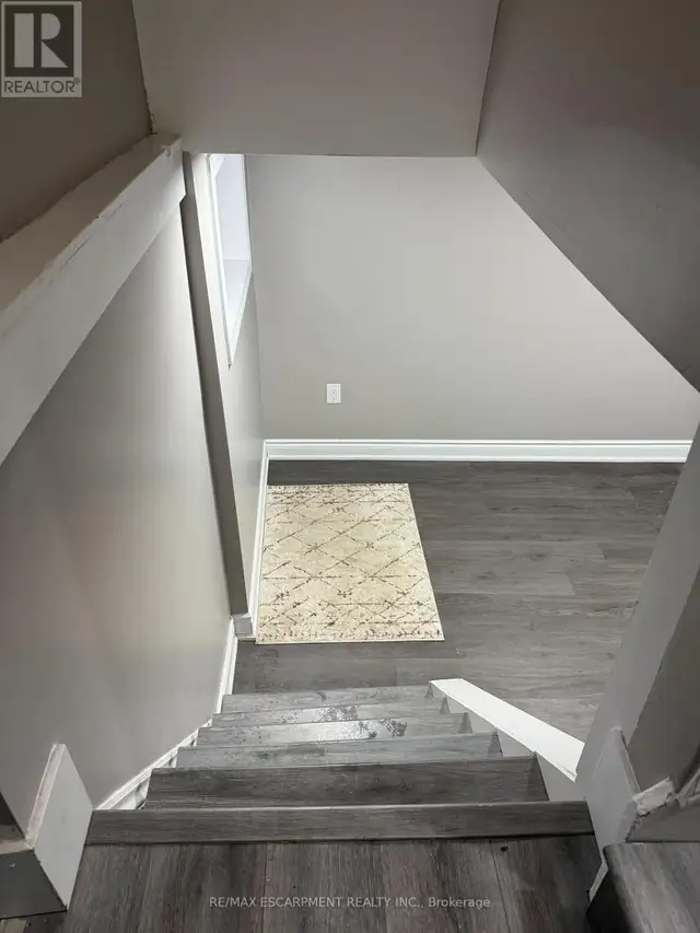 LOWER - 22 GRAHAM AVENUE N Hamilton (Delta), Ontario in Long Term Rentals in Hamilton - Image 5