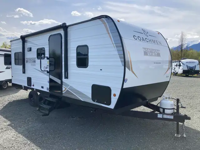 2025 Coachmen Northern Spirit DLX in Travel Trailers & Campers in Terrace - Image 2