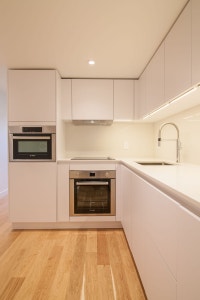 Renovated Akelius studio apartment for rent. Located near Sherbrooke in the Milton Park neighborhood... (image 2)