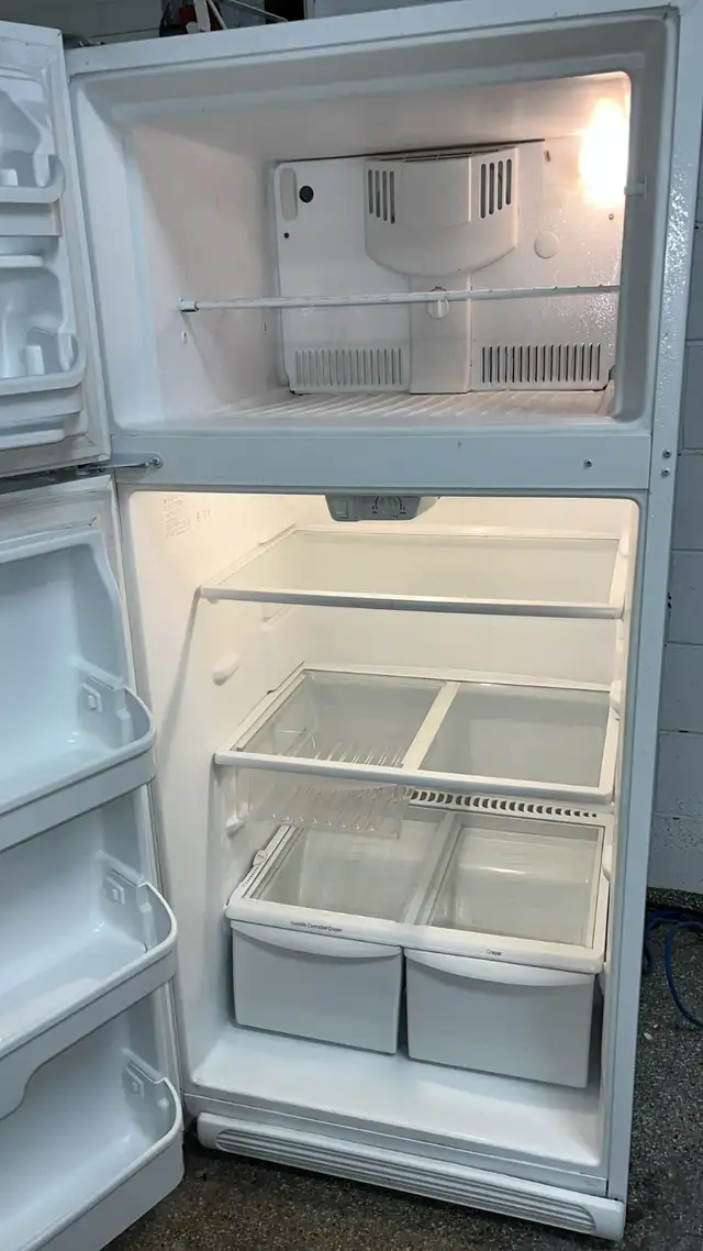 Kenmore 30” Refrigerator Fully Tested  30-Day Warranty in Refrigerators in Kitchener / Waterloo - Image 4