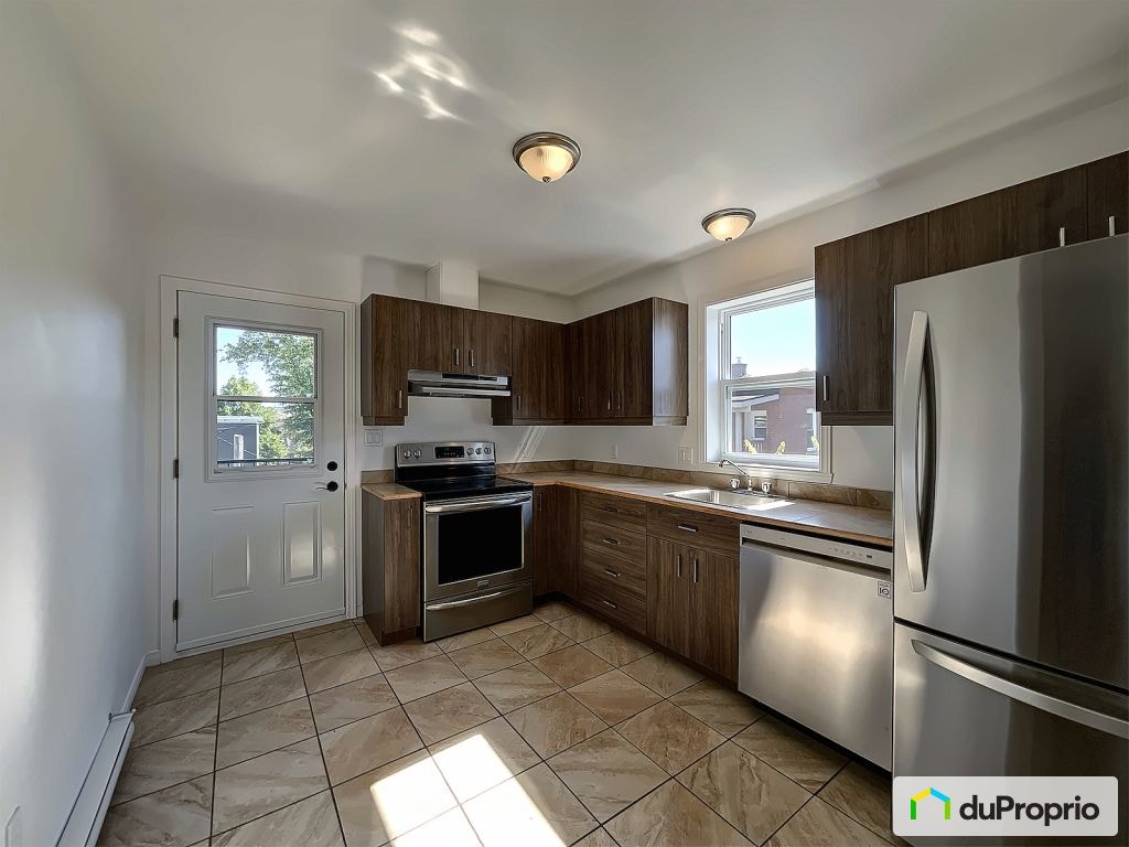 $1,649,000 - 6 units or more in Sherbrooke (Mont-Bellevue) — photo 3