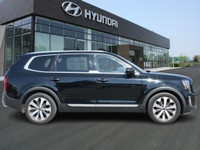 This 2020 Kia Telluride SX is a full-size SUV that combines commanding performance, premium comfort,... (image 3)