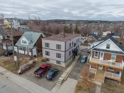 Suite Amenities Multi-family unit About Situated just on the outskirts downtown Sudbury, this low ri...