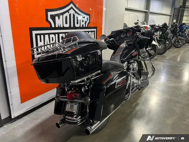2006 Harley-Davidson FLHTI ELECTRA GLIDE STD in Sport Touring in Calgary - Image 6