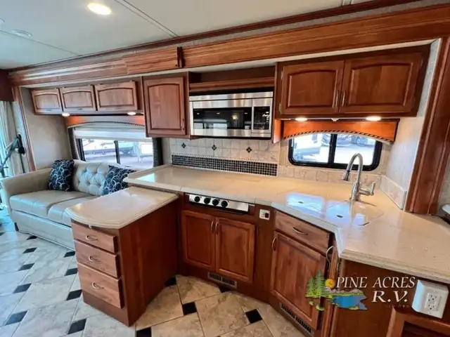 2009 Holiday Rambler Endeavor 41 PDQ 062,221 Miles in RVs & Motorhomes in Moncton - Image 38