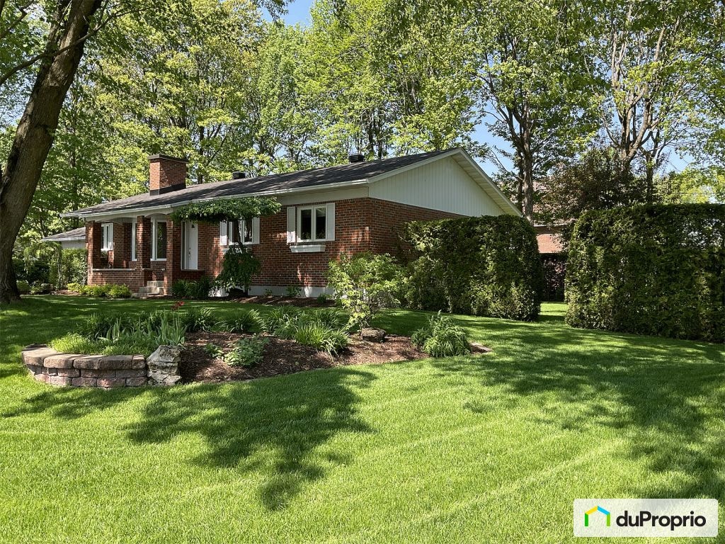 $549,900 - Bungalow for sale in St-Charles-Borromée — photo 2