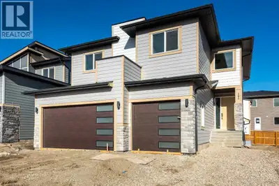 Welcome to this beautifully designed home located in the vibrant and growing community of Waterford,...