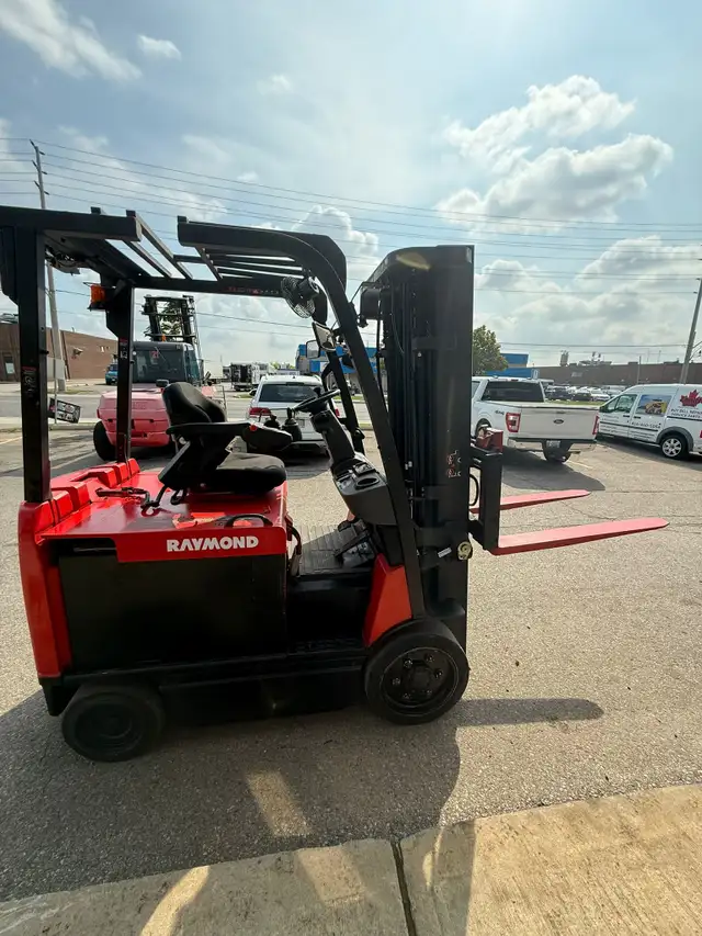 2021 Raymond Electric 6000 lbs. 3 Stage, 3 Way, Forklift on Sale in Heavy Equipment in Mississauga / Peel Region - Image 5