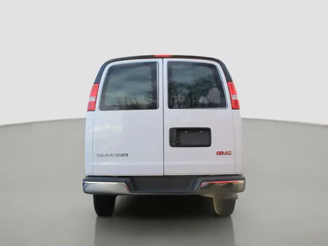 2023 GMC Savana Cargo Base in Cars & Trucks in Comox / Courtenay / Cumberland - Image 5
