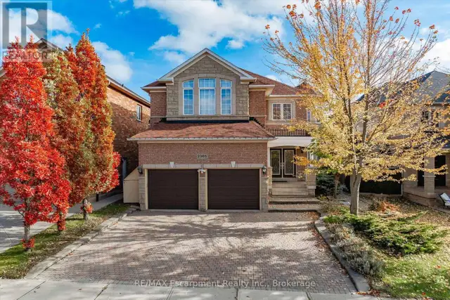 2365 HERTFORDSHIRE WAY Oakville (JC Joshua Creek), Ontario in Houses for Sale in Oakville / Halton Region - Image 2