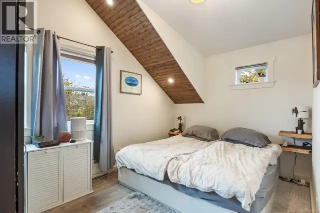 3328 Third St Cumberland, British Columbia in Houses for Sale in Comox / Courtenay / Cumberland - Image 40