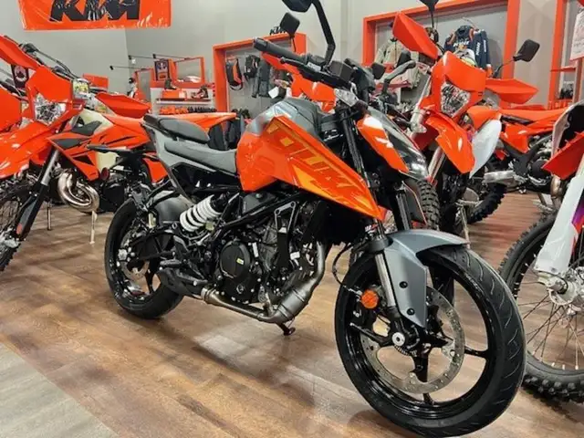 2024 KTM 250 Duke in Sport Bikes in Oakville / Halton Region - Image 2