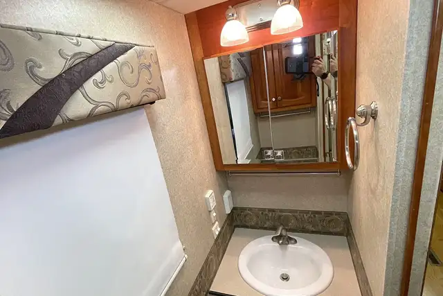 2006 Newmar Dutch Star 4028 – Pre-Owned Class A Motorhome. in RVs & Motorhomes in Red Deer - Image 34