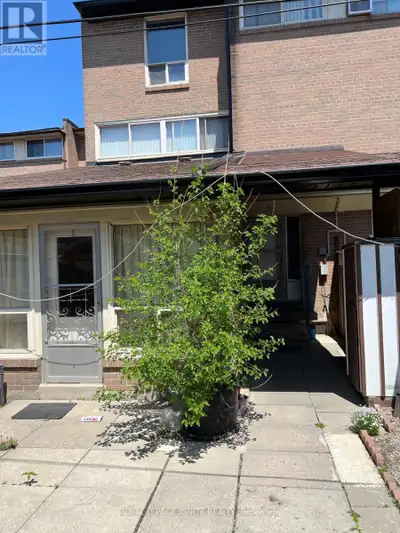85 - 248 JOHN GARLAND BOULEVARD Toronto (West Humber-Clairville)