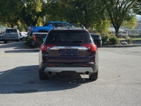 2017 GMC Acadia SLT AWD Comfortable, capable, and family-friendly this 2017 GMC Acadia SLT AWD bring... (image 5)