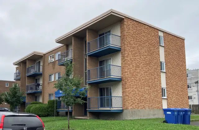 4 1/2 à Charlesbourg 49e rue Ouest pour juin ou juillet