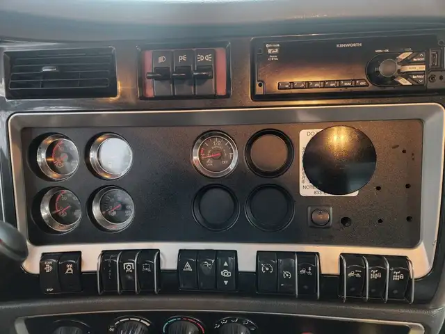 2015 Kenworth T800 Hiab Knuckleboom, 455HP, Eaton Fuller 10 Spee in Heavy Equipment in City of Montréal - Image 21