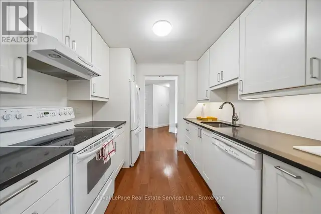 405 - 2511 LAKESHORE ROAD W Oakville (BR Bronte), Ontario in Condos for Sale in Oakville / Halton Region - Image 17