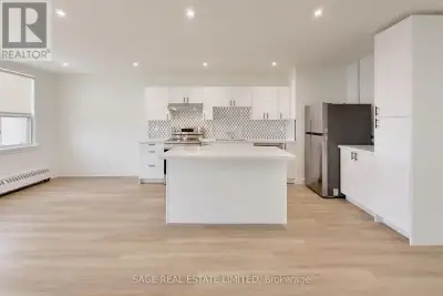 502 - 2961 DUFFERIN STREET Toronto (Yorkdale-Glen Park), Ontario