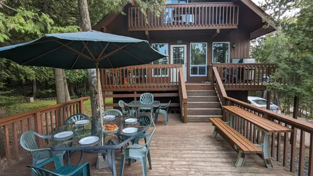 LAKEFRONT COTTAGE FOR RENTRODDICK LAKE - Discounted rates in Quebec in Canada - Image 7