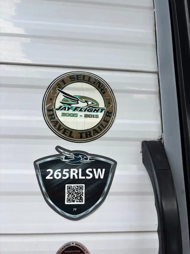 Jayco JayFlight 2017 SLX 265RLSW - $19,000 (Black Creek) in Travel Trailers & Campers in Comox / Courtenay / Cumberland - Image 2
